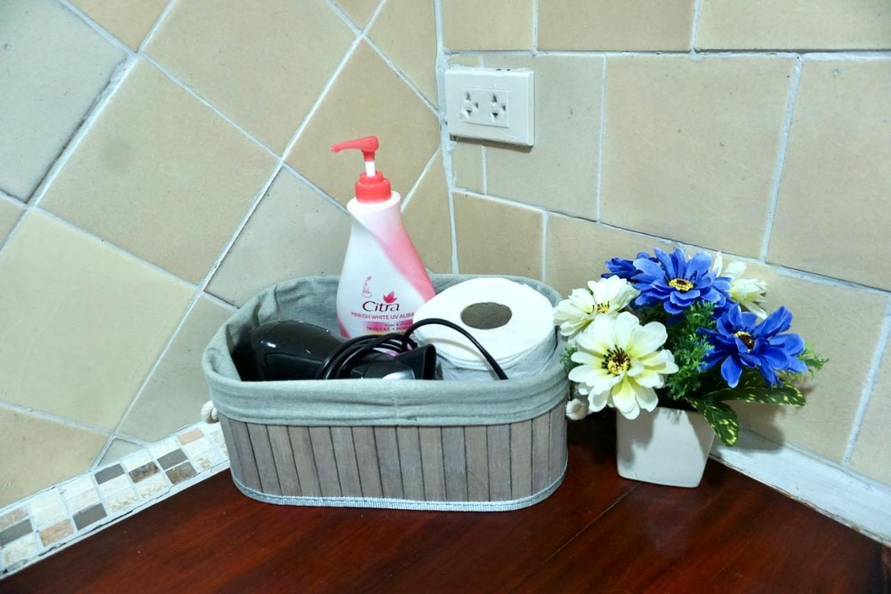 Tha Ma-O Bouteak Homestay - Self Check-In Lampang Eksteriør bilde